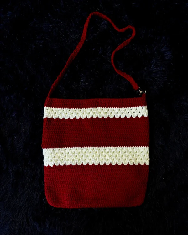 Bolso tejido a crochet rojo y blanco