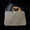 Funda para libro tejida a crochet marrón
