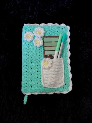 Funda para libro tejida a crochet verde agua