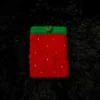 Funda para Kindle tejida a crochet frutilla
