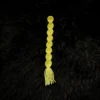 Marcapáginas redondo amarillo tejido a crochet