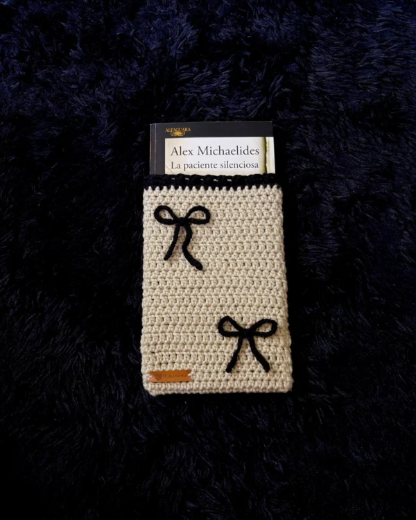 Funda para libro blanco hueso y negro - foto 2 Funda para libro blanco hueso y negro - foto 2